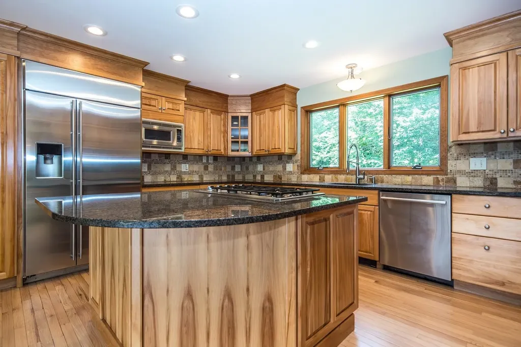 429 Black Bear Path Mendon VT 05701