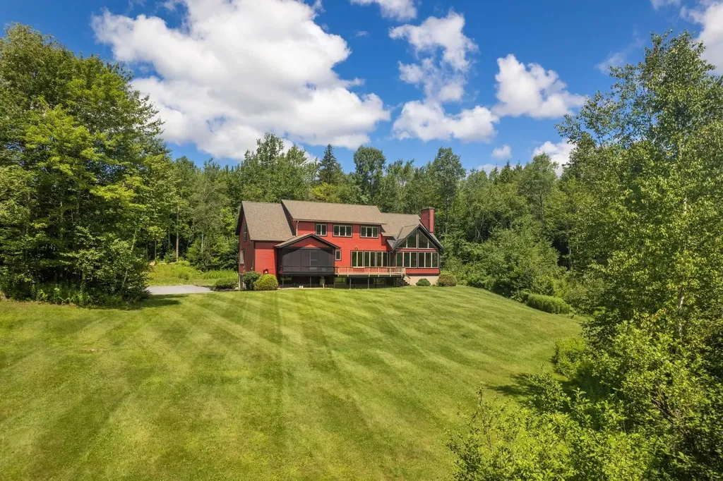 429 Black Bear Path Mendon VT 05701