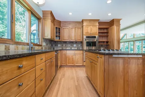 429 Black Bear Path Mendon VT 05701