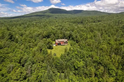 429 Black Bear Path Mendon VT 05701