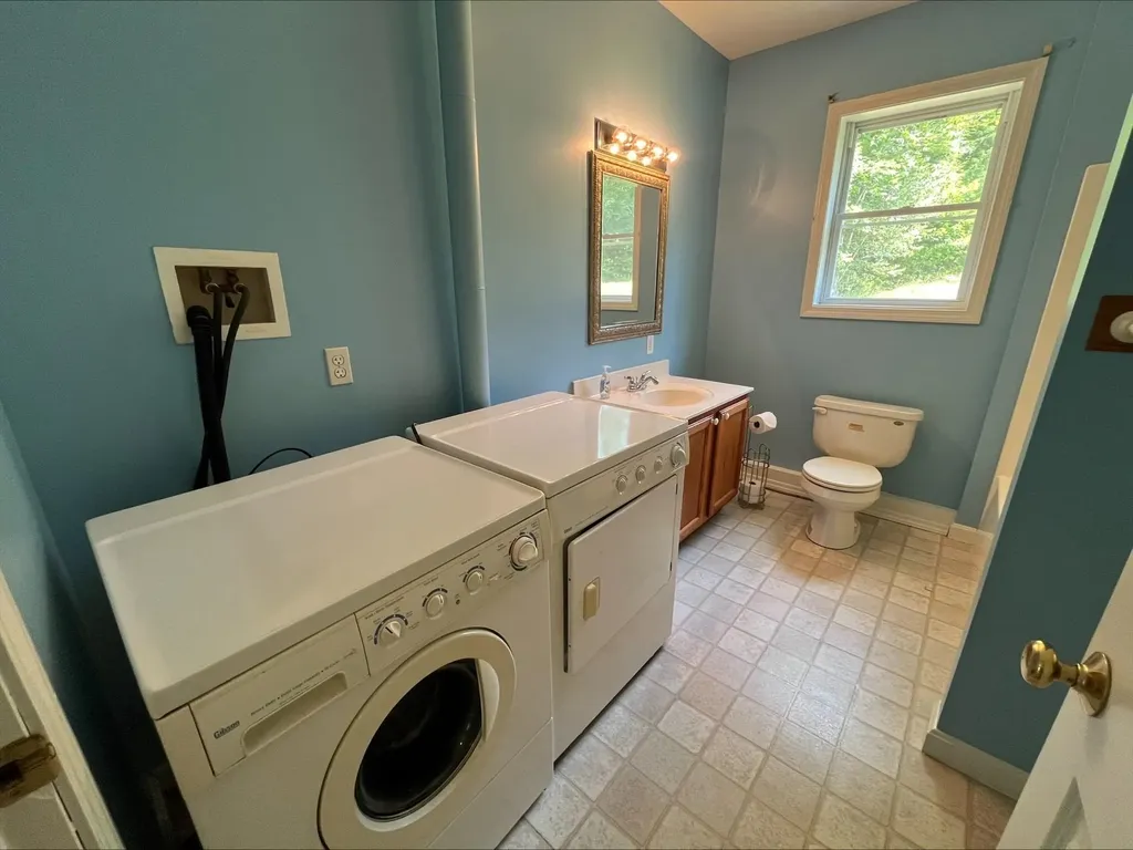 86 I Street Conway NH 03818