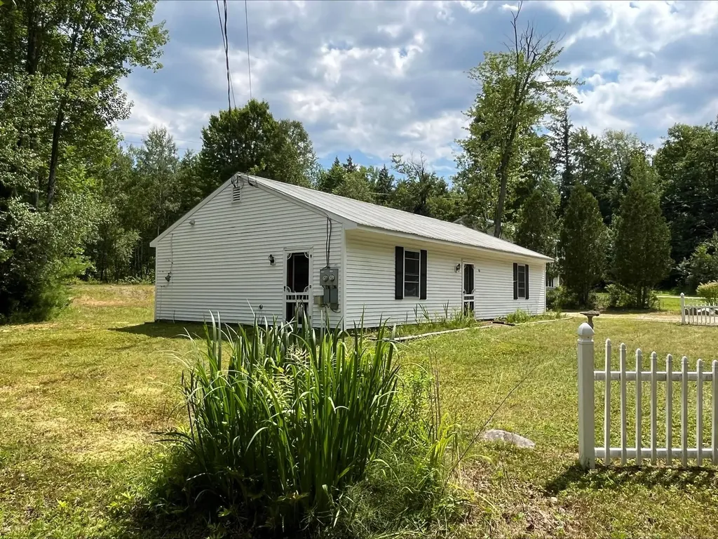 86 I Street Conway NH 03818