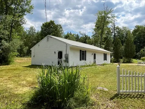 86 I Street Conway NH 03818