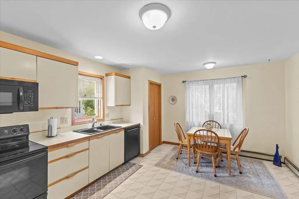 48 Thayer Bay Circle Colchester VT 05446-0000