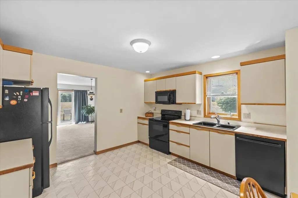 48 Thayer Bay Circle Colchester VT 05446-0000