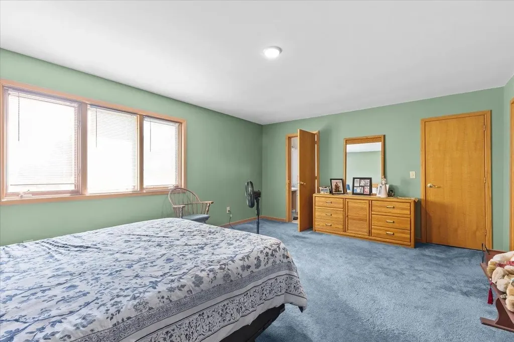 48 Thayer Bay Circle Colchester VT 05446-0000