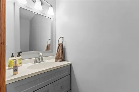 48 Thayer Bay Circle Colchester VT 05446-0000