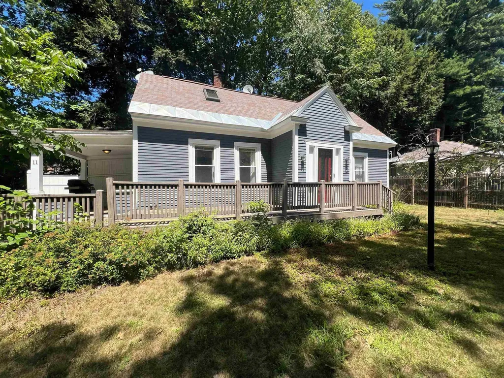 11 Longwood Place Claremont NH 03743