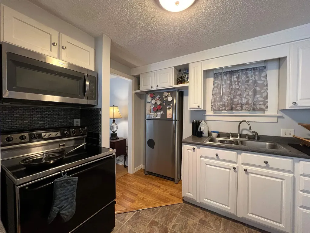 11 Longwood Place Claremont NH 03743