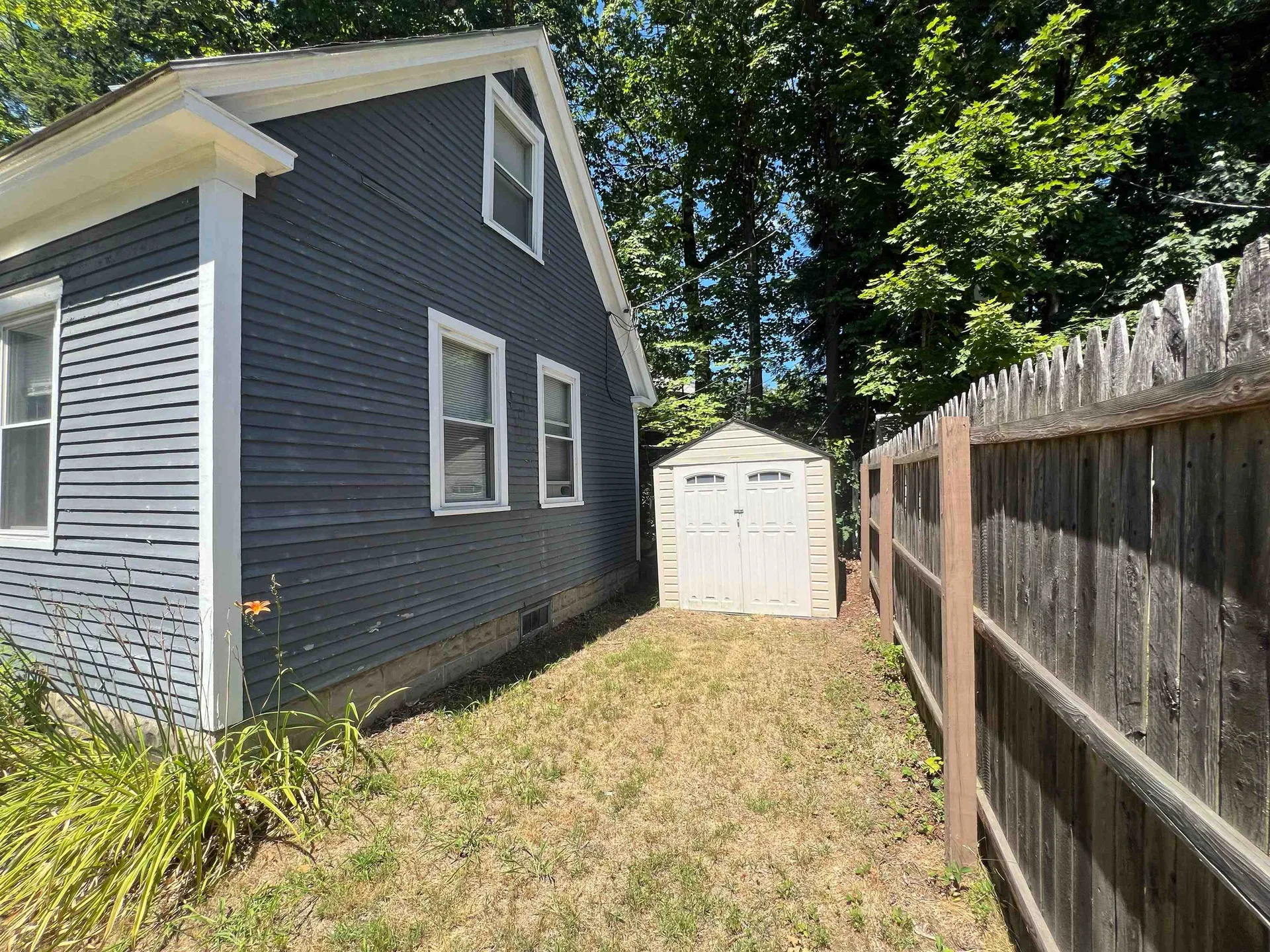 11 Longwood Place Claremont NH 03743