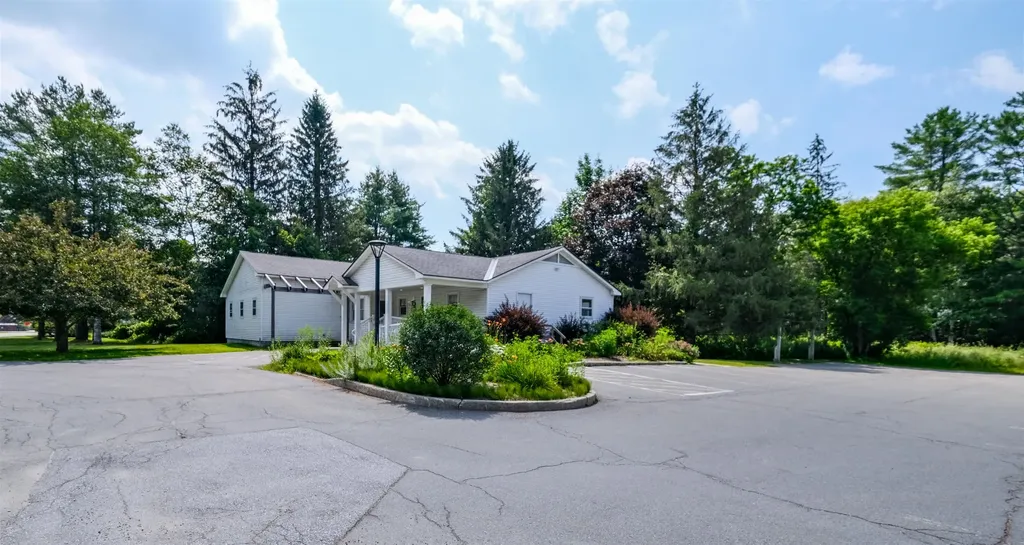 8 Main Street Ludlow VT 05149