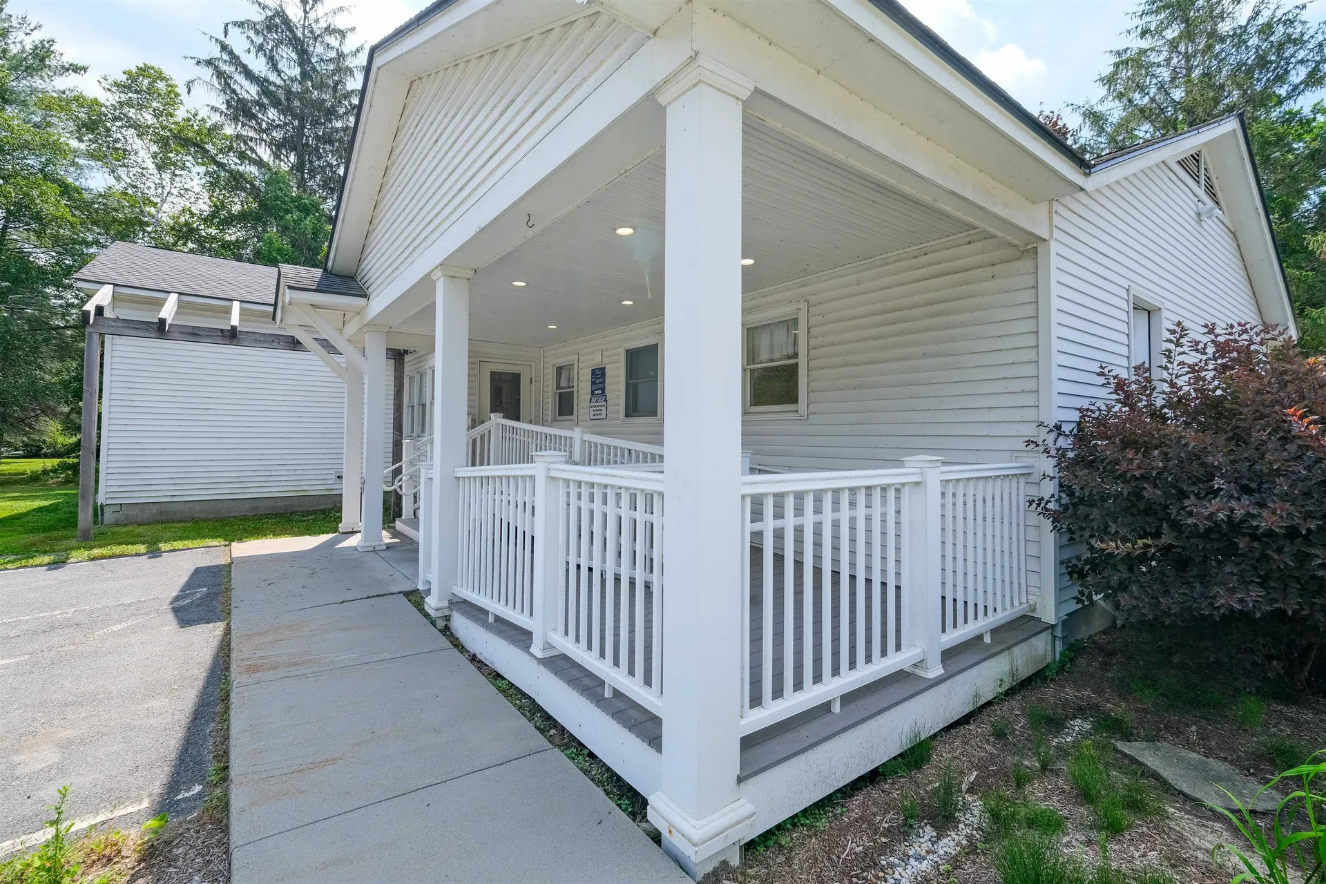 8 Main Street Ludlow VT 05149