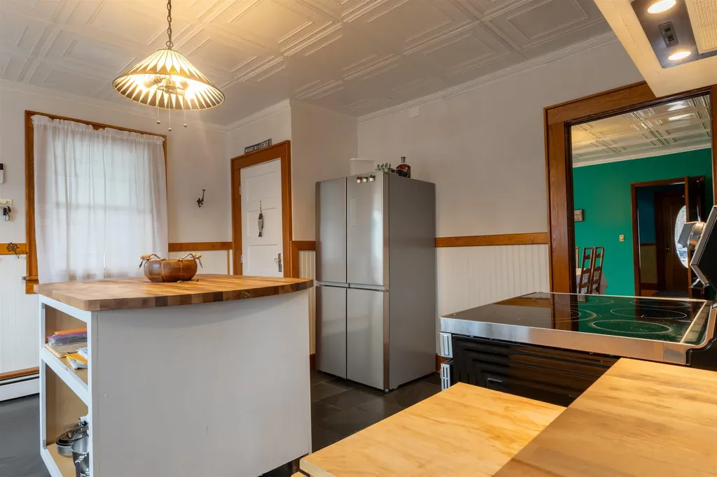 20 Highland Avenue Claremont NH 03743