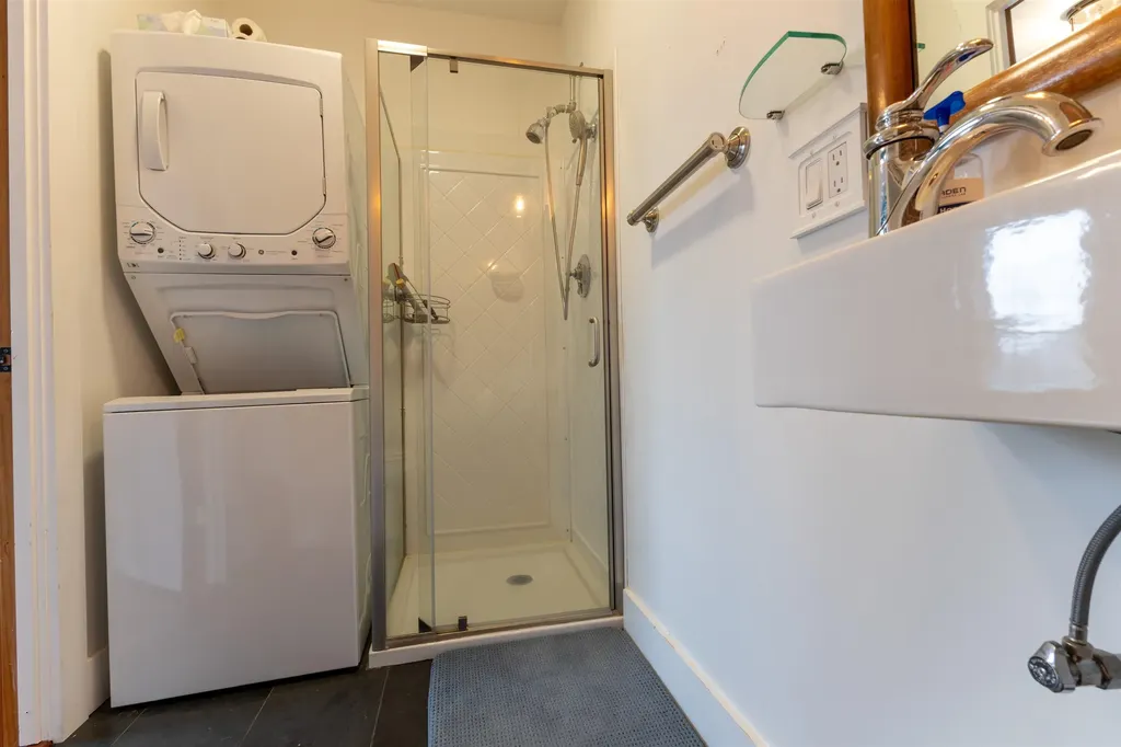 20 Highland Avenue Claremont NH 03743