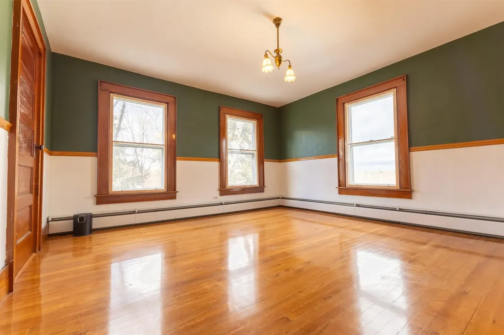 20 Highland Avenue Claremont NH 03743