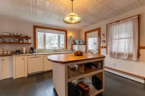 20 Highland Avenue Claremont NH 03743