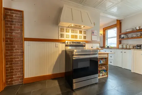 20 Highland Avenue Claremont NH 03743