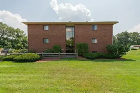 433 Abbott Farm Lane Hudson NH 03051