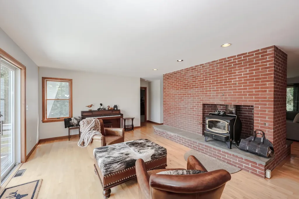 152 Middle Road Hancock NH 03449