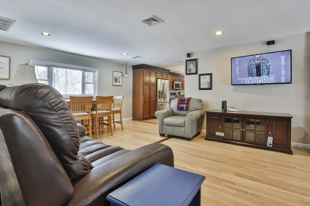 6 Nova Road Nashua NH 03064