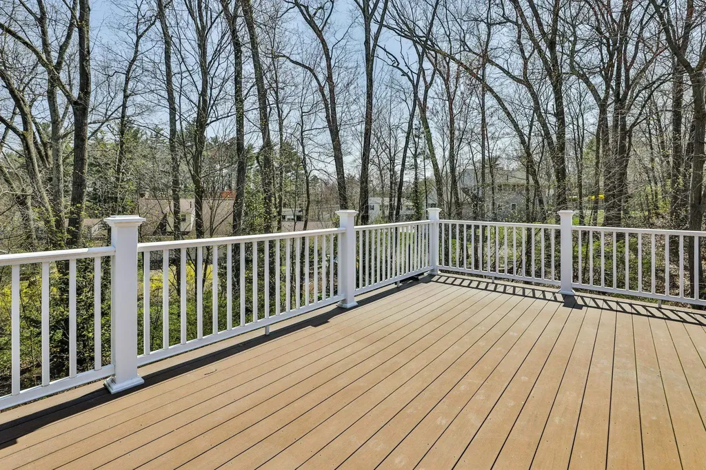 6 Nova Road Nashua NH 03064