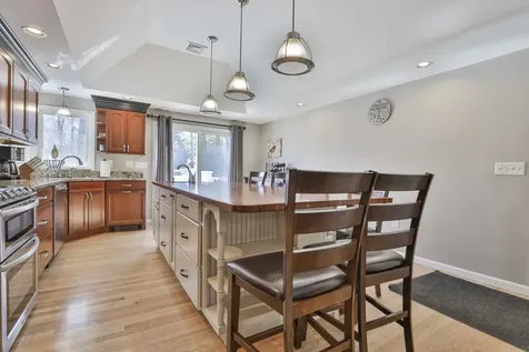 6 Nova Road Nashua NH 03064