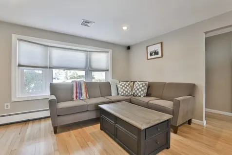 6 Nova Road Nashua NH 03064