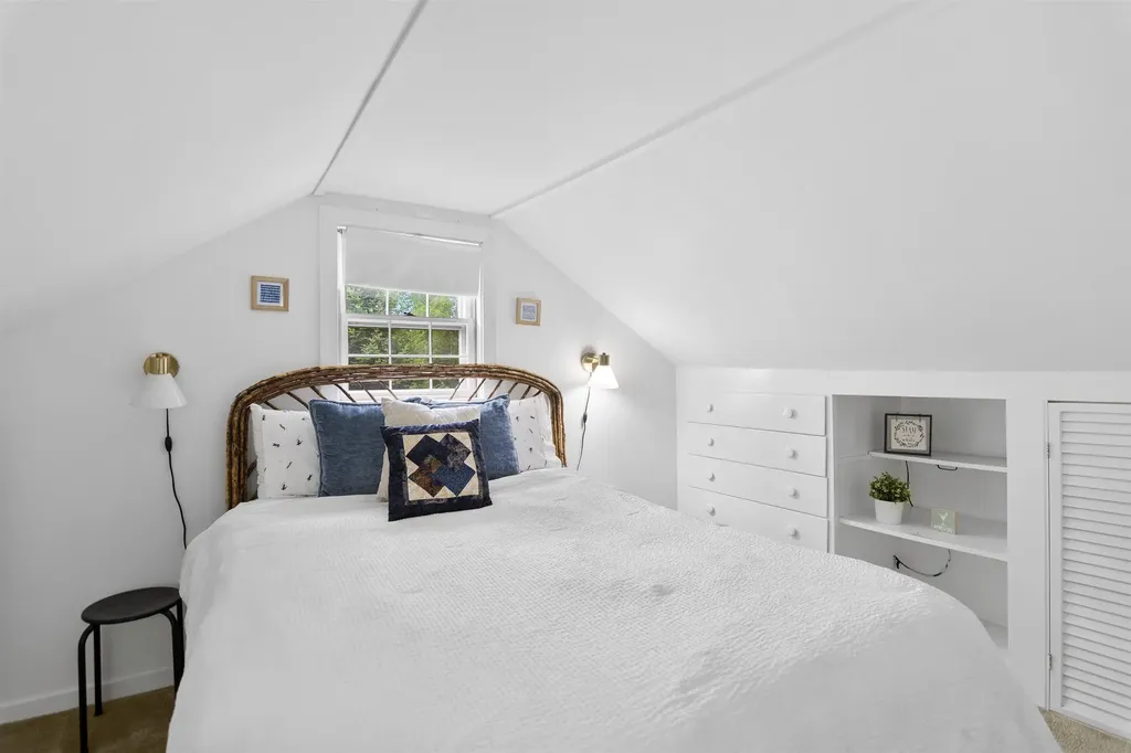 1966 Thompsonburg Road Londonderry VT 05155