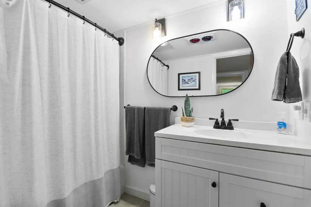 1966 Thompsonburg Road Londonderry VT 05155