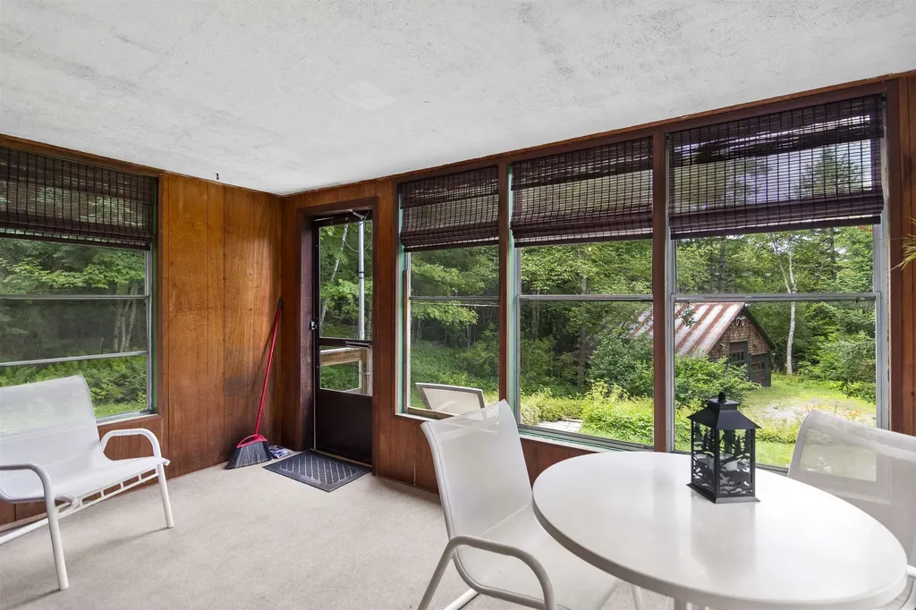 1966 Thompsonburg Road Londonderry VT 05155