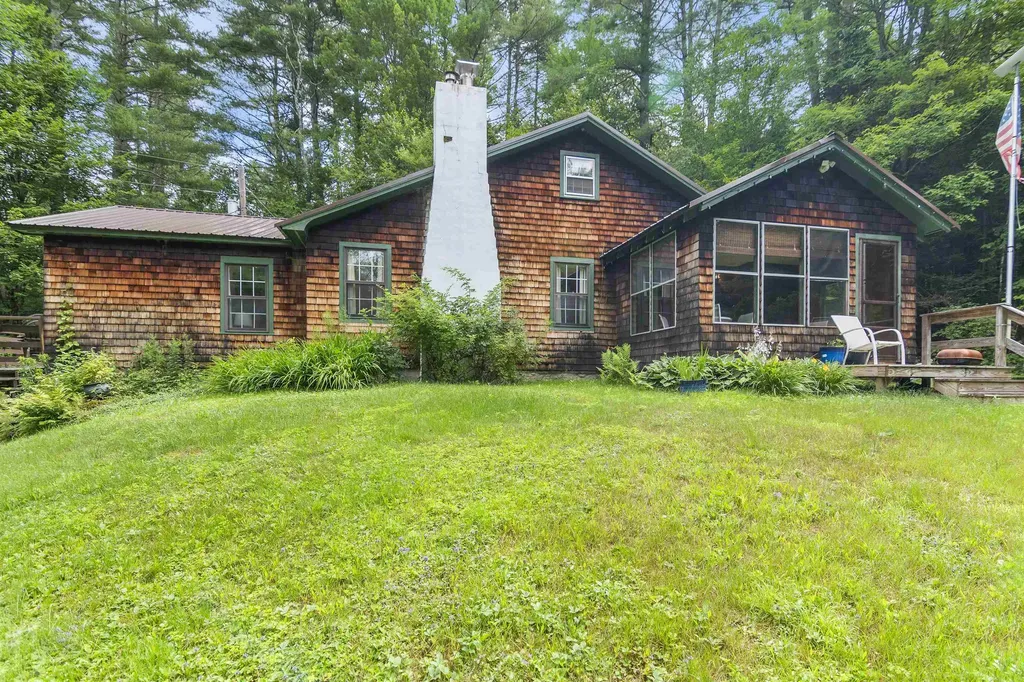 1966 Thompsonburg Road Londonderry VT 05155