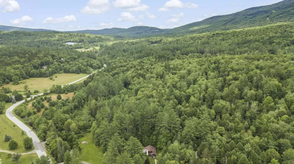 1966 Thompsonburg Road Londonderry VT 05155