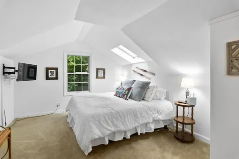 1966 Thompsonburg Road Londonderry VT 05155