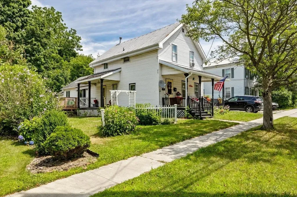 47 Upper Welden Street St. Albans City VT 05478