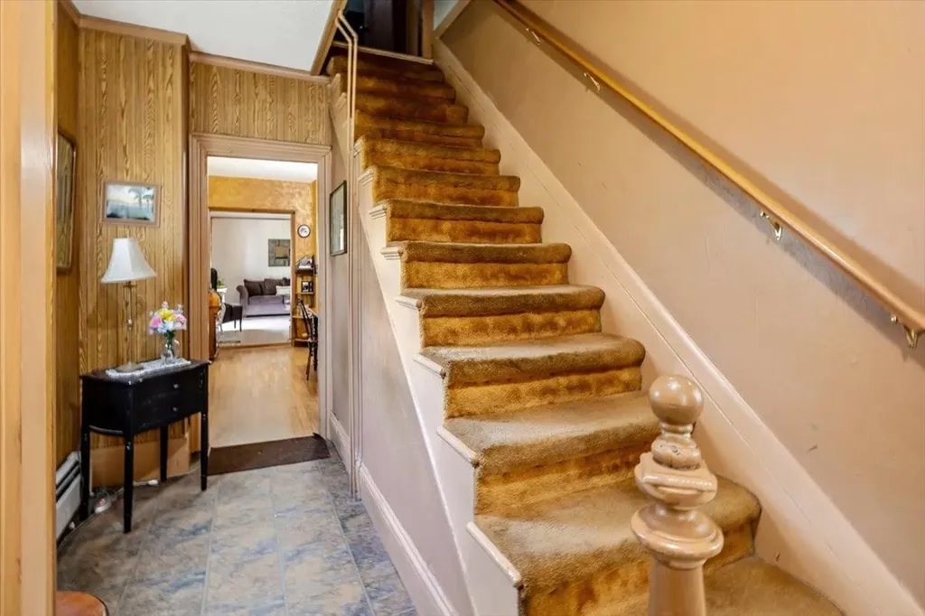 47 Upper Welden Street St. Albans City VT 05478