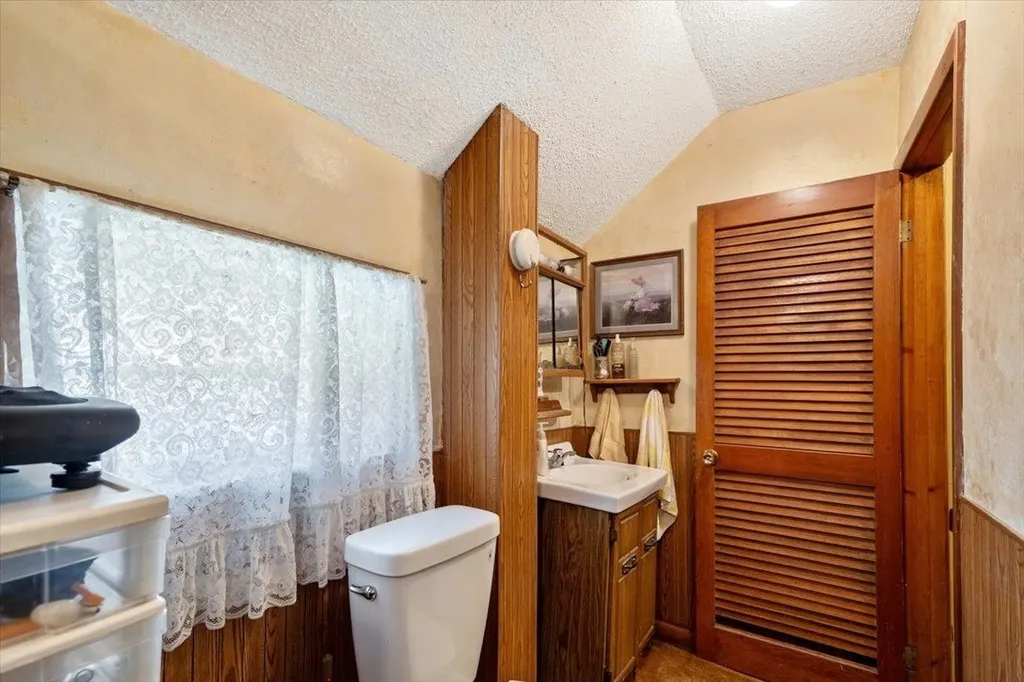 47 Upper Welden Street St. Albans City VT 05478