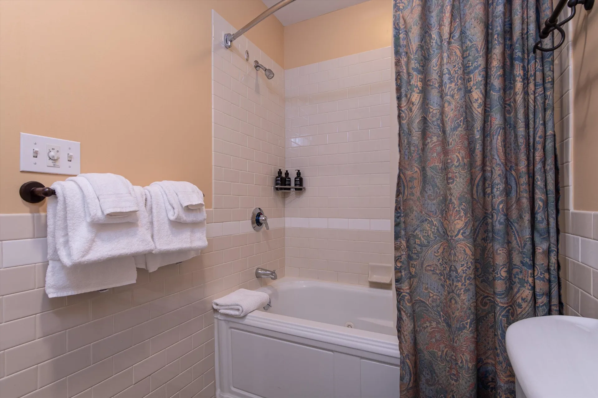 709/711 Qtr. I, Adams House Ludlow VT 05149