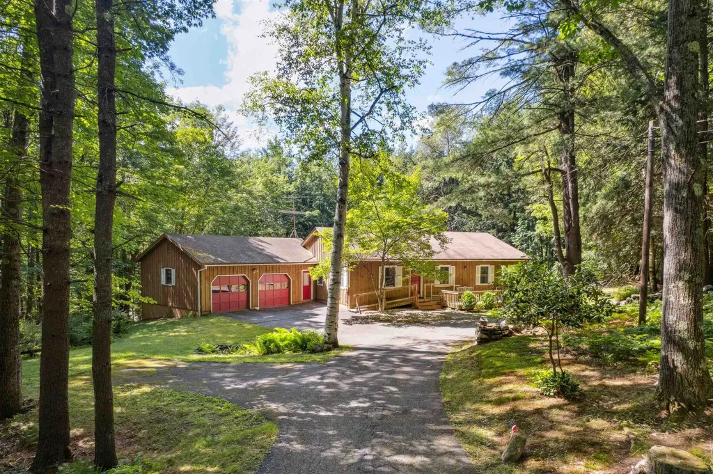 27 Rolling Ridge Road Lebanon NH 03766