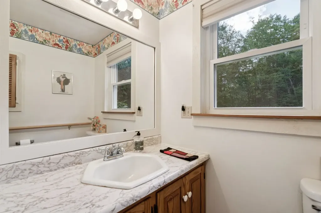 27 Rolling Ridge Road Lebanon NH 03766