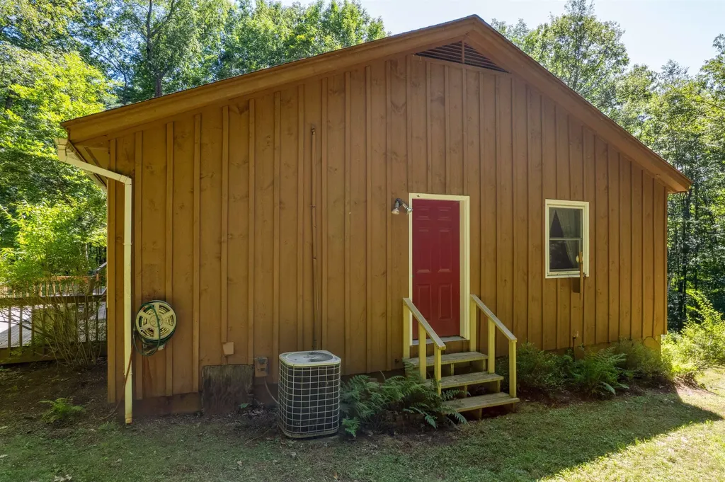 27 Rolling Ridge Road Lebanon NH 03766