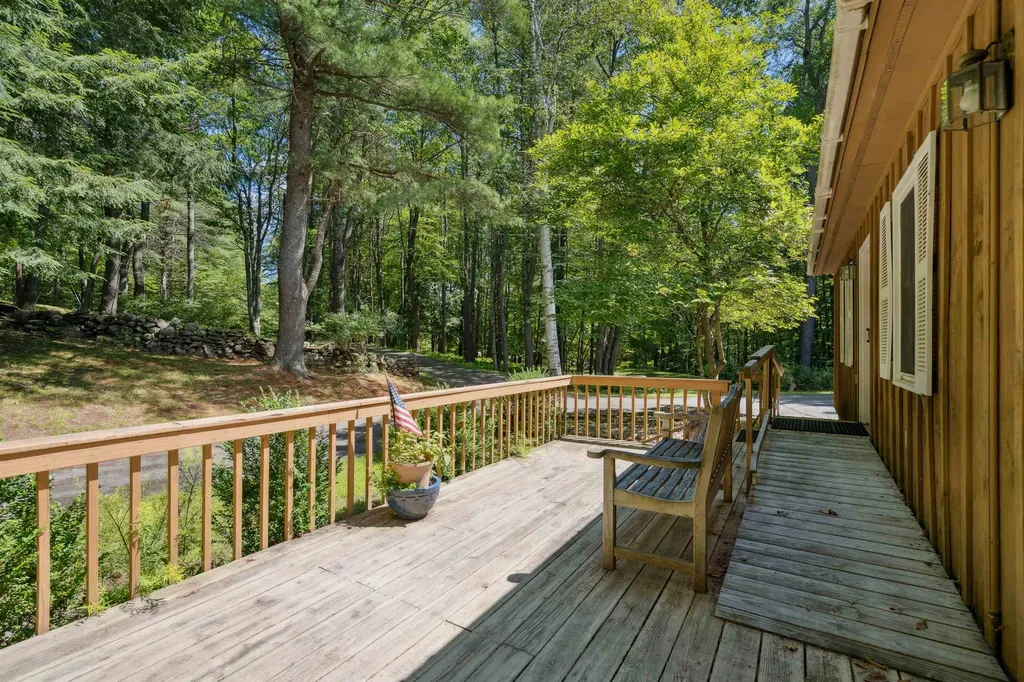 27 Rolling Ridge Road Lebanon NH 03766