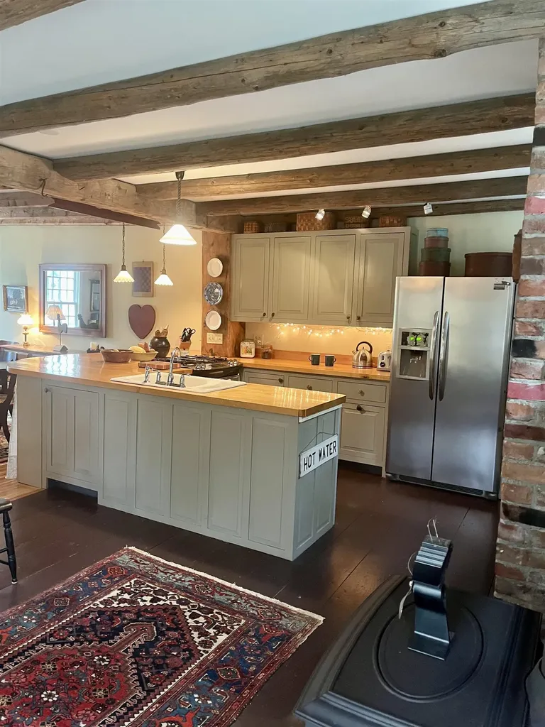 989 Vermont Route 100b Moretown VT 05660