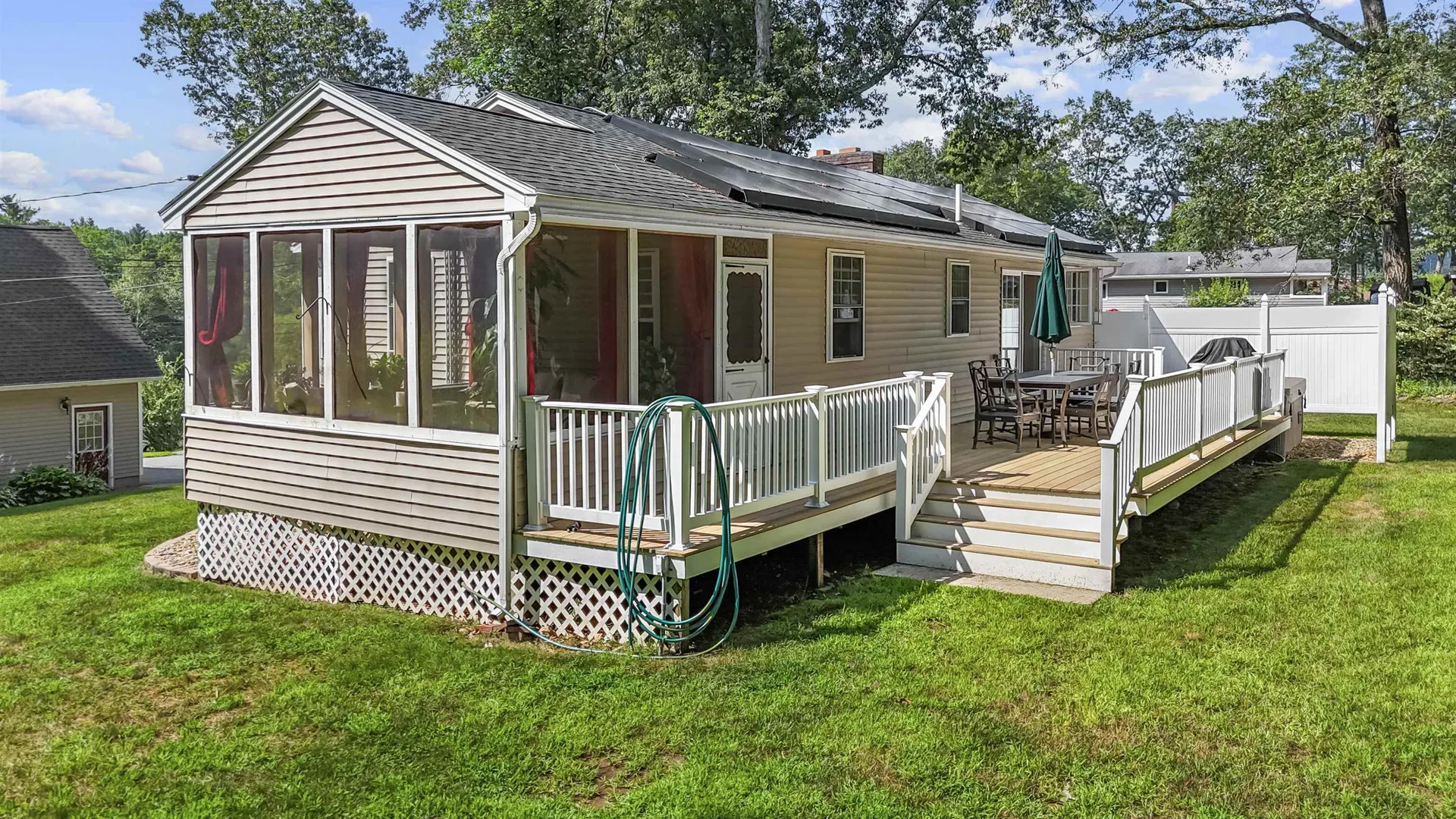 44 Lawrence Road Hudson NH 03051