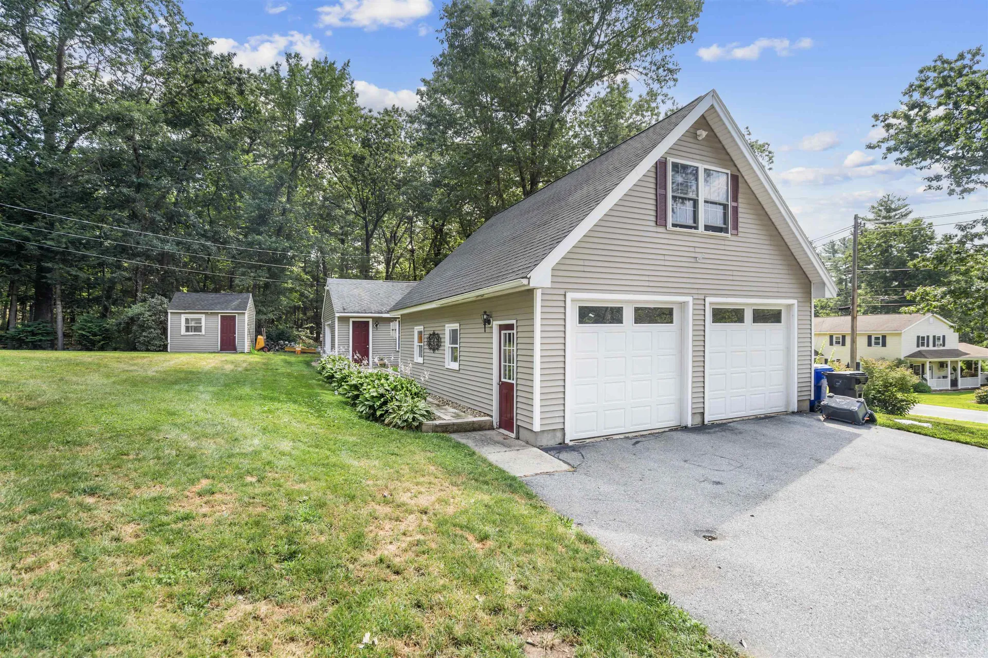 44 Lawrence Road Hudson NH 03051