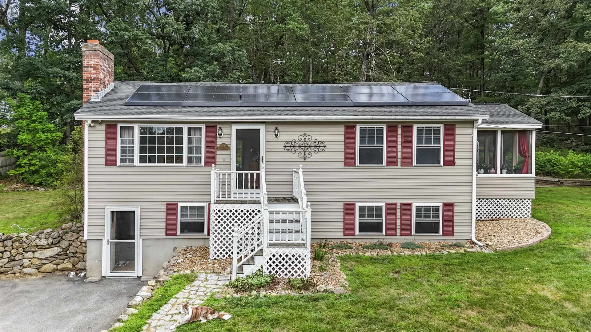 44 Lawrence Road Hudson NH 03051