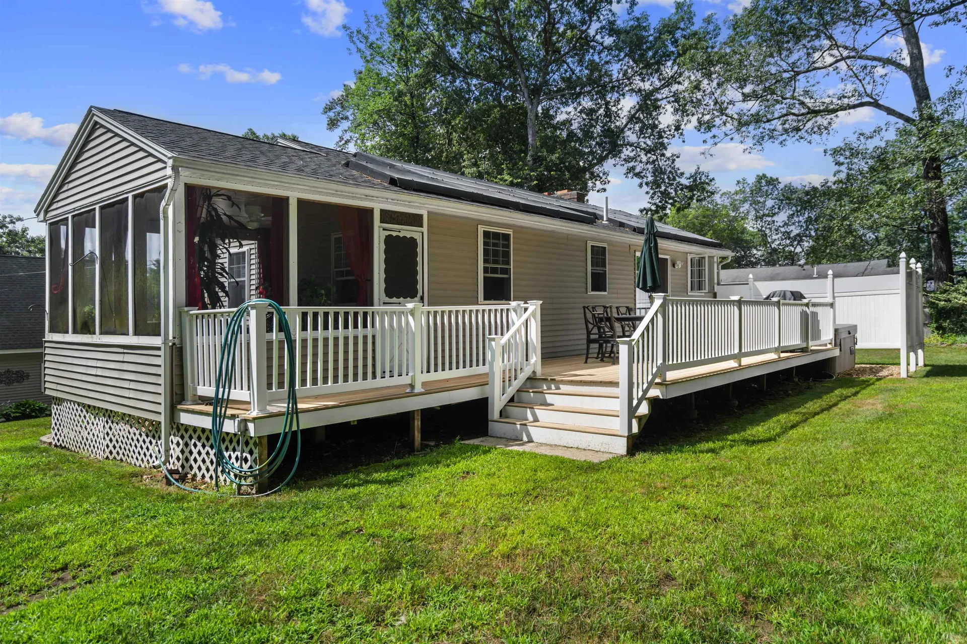 44 Lawrence Road Hudson NH 03051