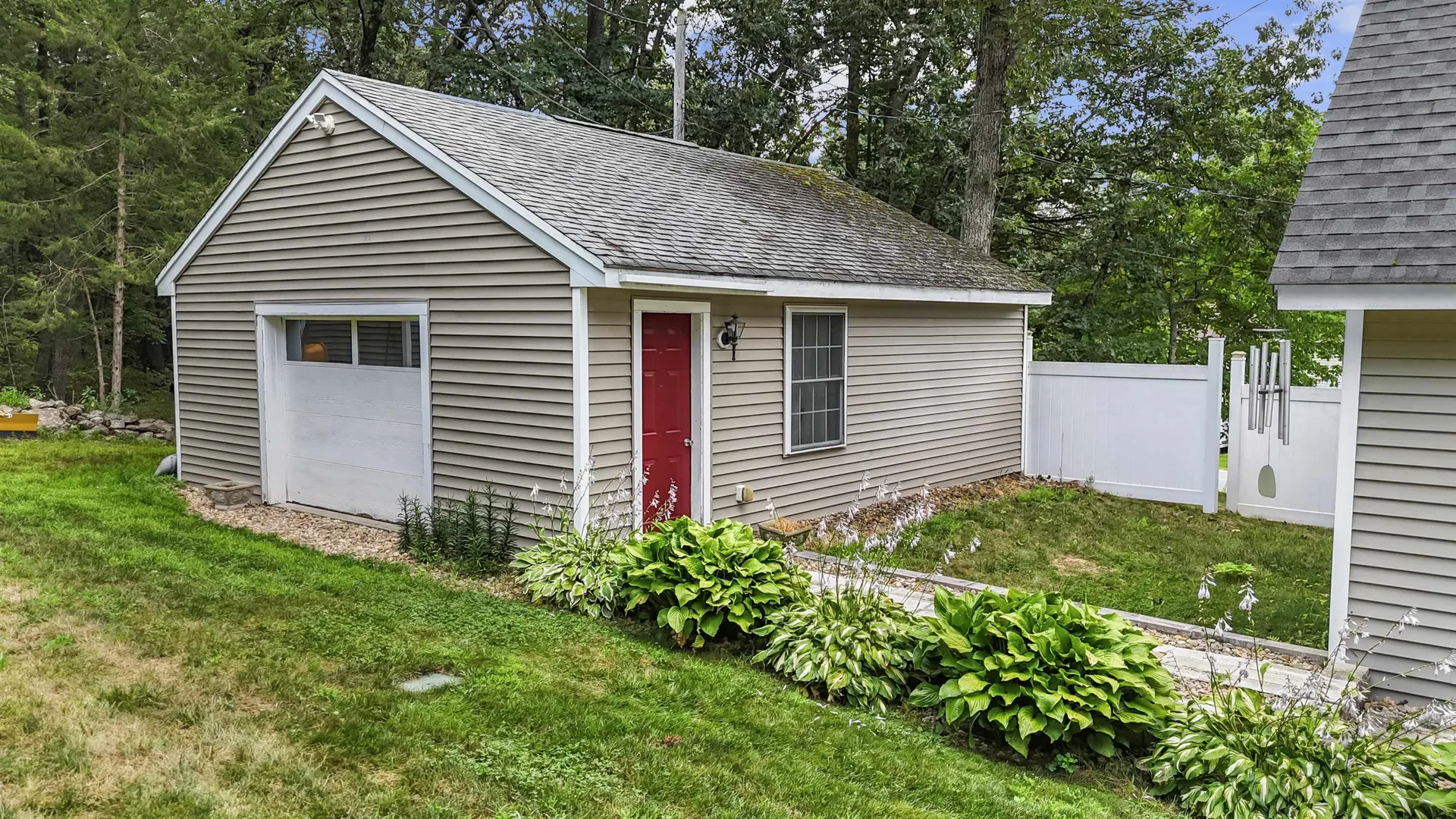 44 Lawrence Road Hudson NH 03051