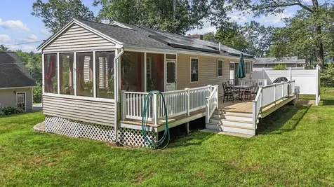 44 Lawrence Road Hudson NH 03051