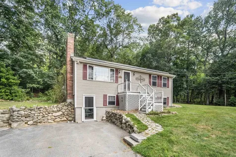 44 Lawrence Road Hudson NH 03051