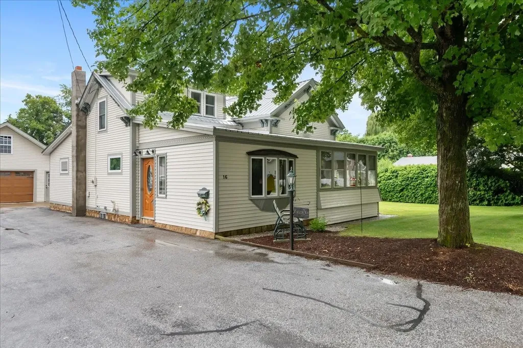 16 4th Street Swanton VT 05488-1233